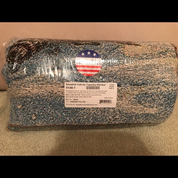 Snowfall nativity blanket - Picture 1 of 2